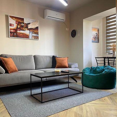 Dea'S Apartment: Hidden Gem Тирана Екстериор снимка
