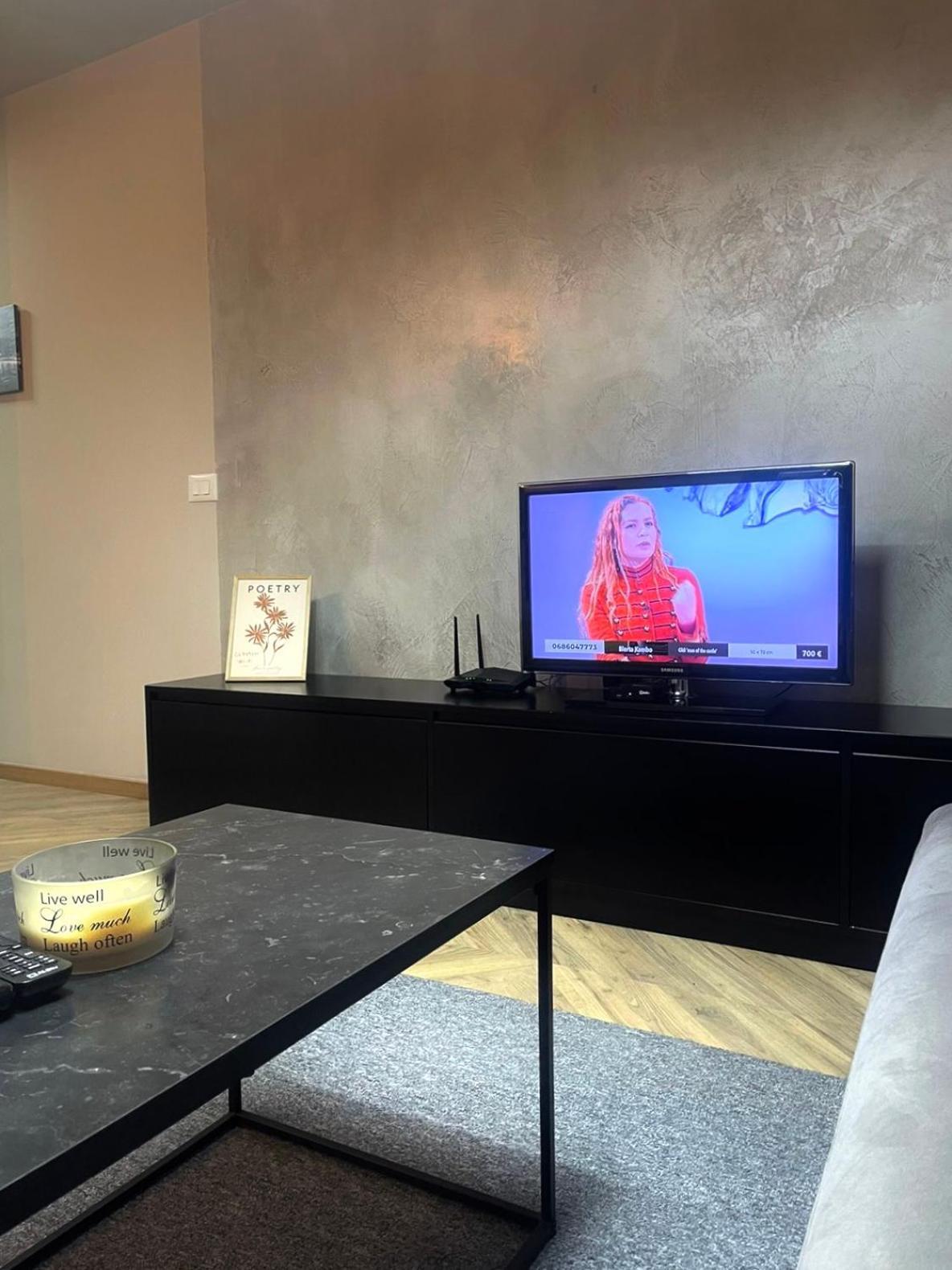 Dea'S Apartment: Hidden Gem Тирана Екстериор снимка